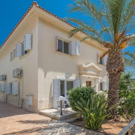 Rent Your Dream Holiday And Look Forward To Relaxing Beside Your Private Pool 1578 Protaras