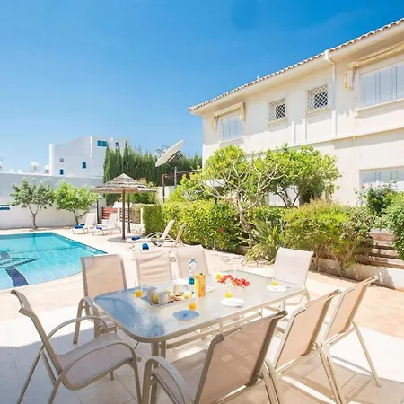 Villa Rent Your Dream Holiday And Look Forward To Relaxing Beside Your Private Pool 1578 Protaras