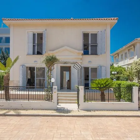 Rent Your Dream Holiday And Look Forward To Relaxing Beside Your Private Pool 1578 Villa