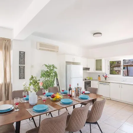 Rent Your Dream Holiday And Look Forward To Relaxing Beside Your Private Pool 1578 Villa *