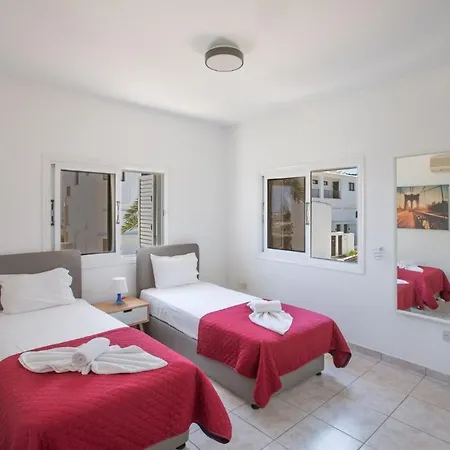 Rent Your Dream Holiday And Look Forward To Relaxing Beside Your Private Pool 1578 * Πρωταράς