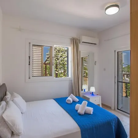 Rent Your Dream Holiday And Look Forward To Relaxing Beside Your Private Pool 1578 Βίλα